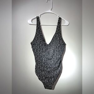 Athleta Seychelles one piece black and white swimsuit size XL